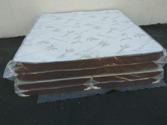 Brand new king size pillowtop mattress included box spring
