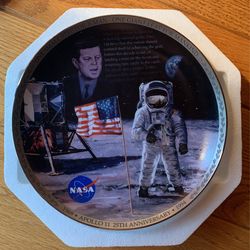 Bradford exchange Collective Plate. The eagle has landed