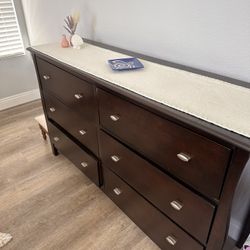 Bedroom Furniture Set