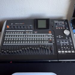 Tascam Portastudio 2488neo