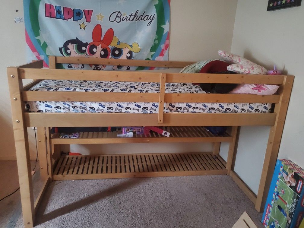 Twinn Loft Bed W Mattress 