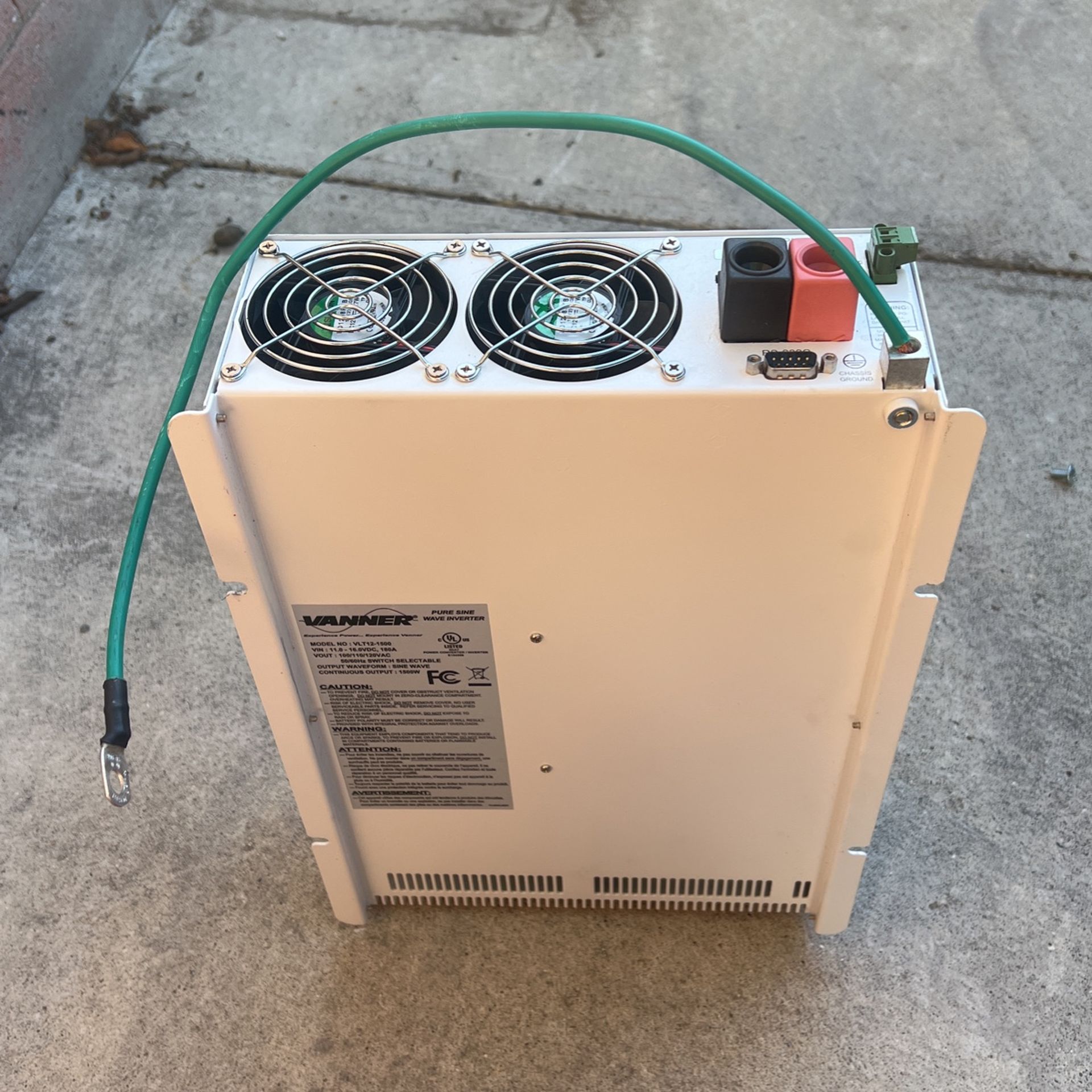 Vanner Inverter: VLT12-1500 power Inverter