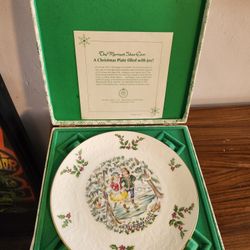 1977 Royal Doulton Xmas Plate Vintage 