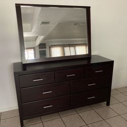 Dresser With Mirror  19Dx63Wx33T