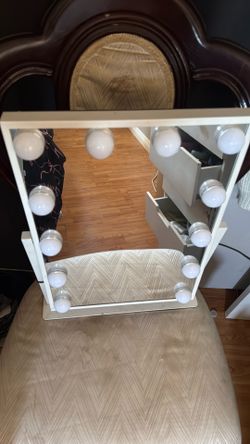 Vanity mirror