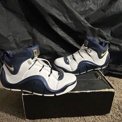 NIKE LEBRON JAMES 4 