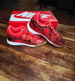 Nike Gato LV8 "Lt Crimson" - Metallic Red/Crimson - Size 5Y / Women's 6.5