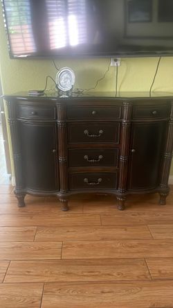 Tv stand