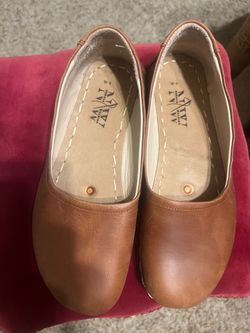 Grounding shoes size 9