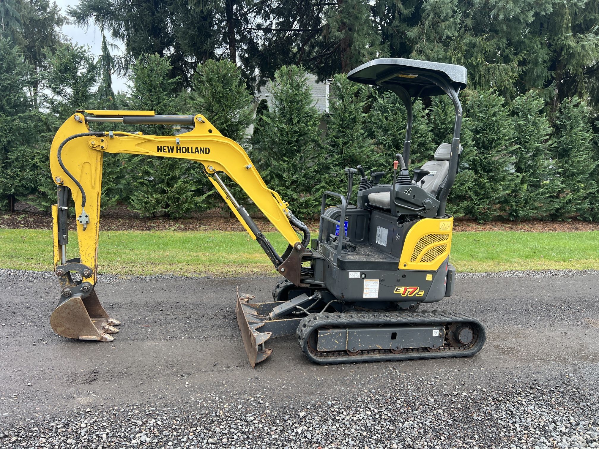 2020 New Holland E17C Mini Excavator - 998 hours - 4K Weight