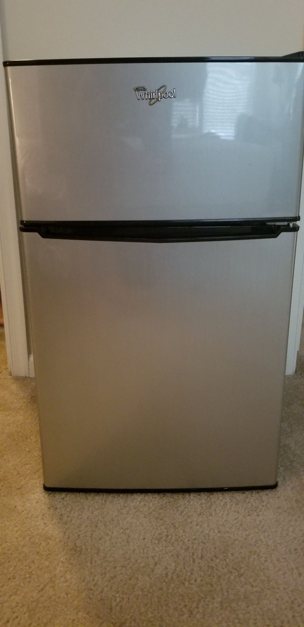 Whirlpool mini fridge