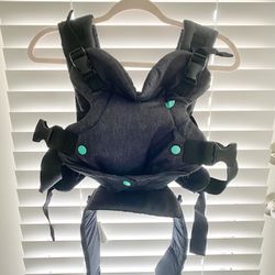 Infantino baby carrier 