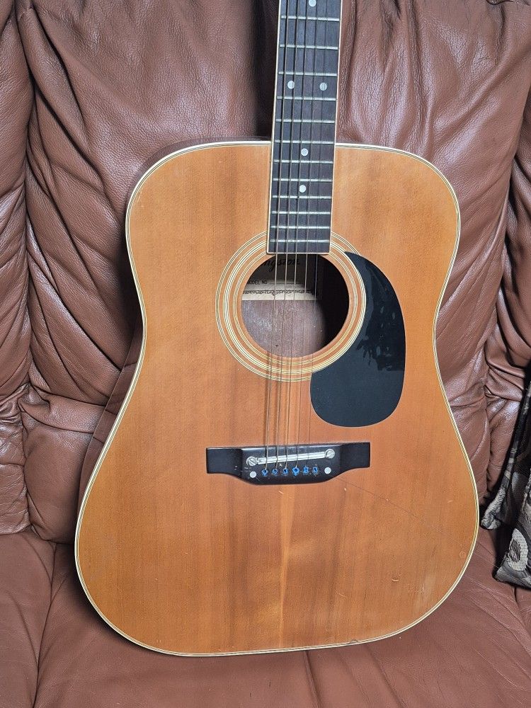 Kingston Acoustic Guitar (PLEASE READ DESCRIPTION)