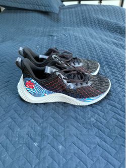 Basketball shoes