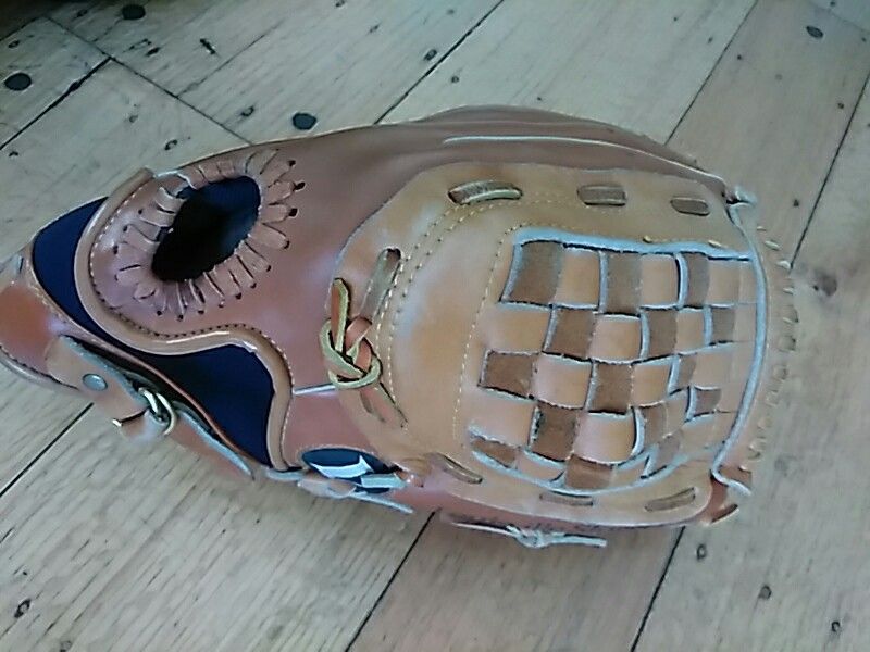 Baseball glove softball mitt
