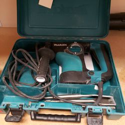 Makita HR2881F Rotary Hammer With Bits And Case