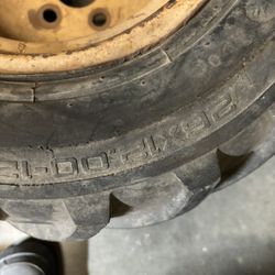 1x 26x12x12 Tractor Tire With Tim $40 Only 1 