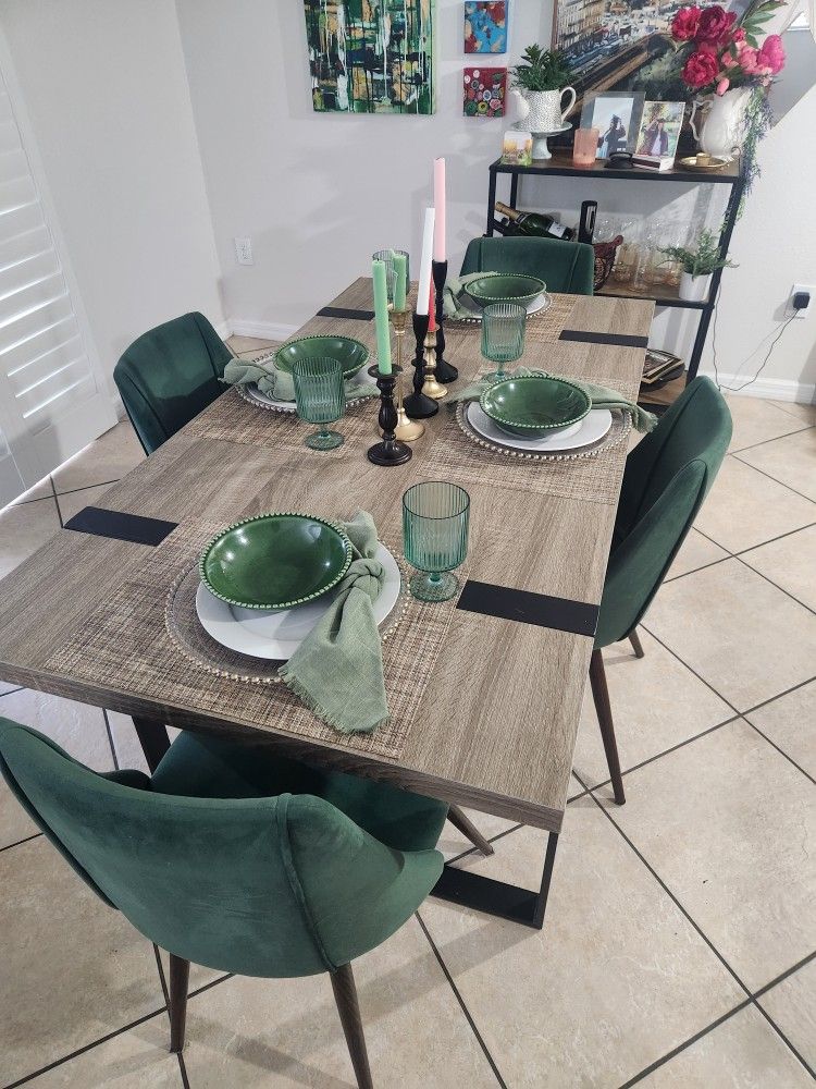 Dining Table x 4 Chairs