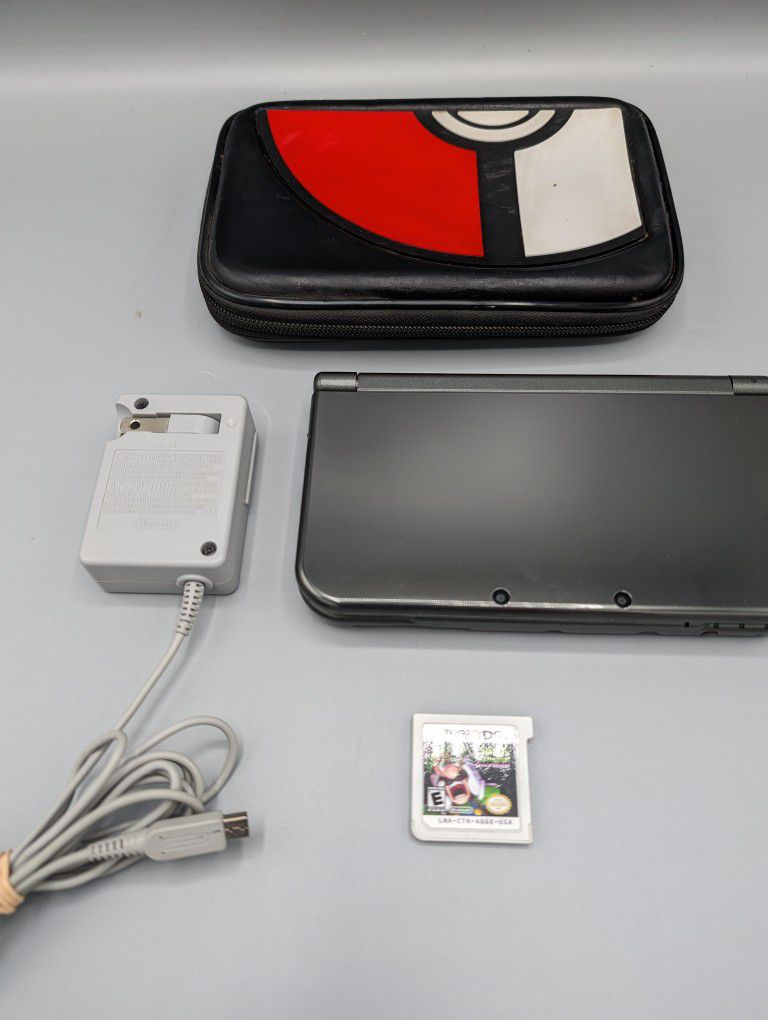 New Nintendo 3DS XL Bundle - Black