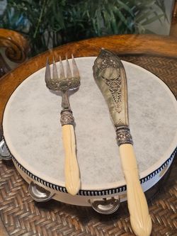 The Ornate Victorian Fish/Pie Serving Set