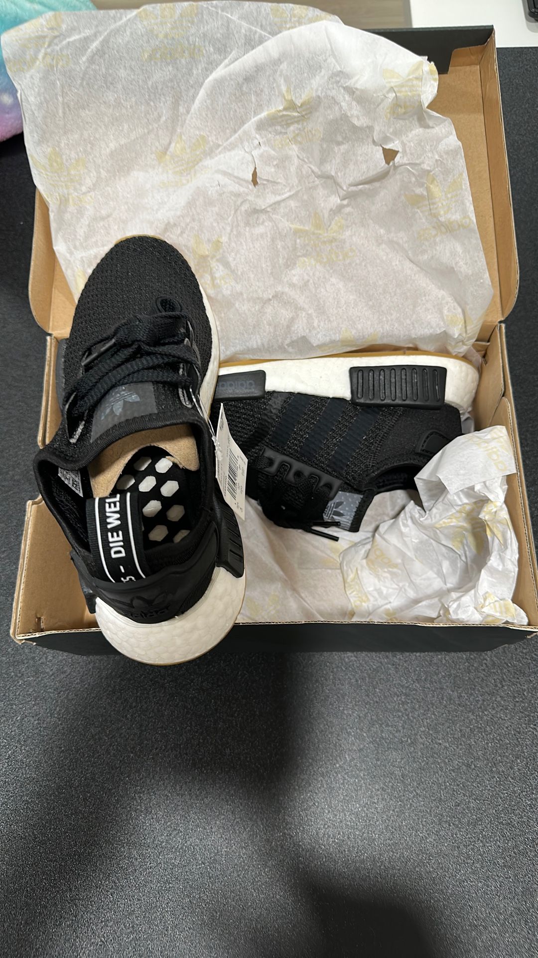 ADIDAS NMD R1 Shoes Men Size 4 NEW