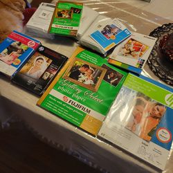 Bundle of printer photo paper