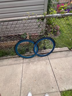 blue wheelset with thick slicks