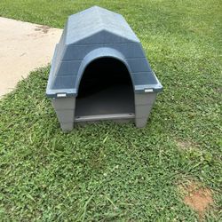 Medium Dog House