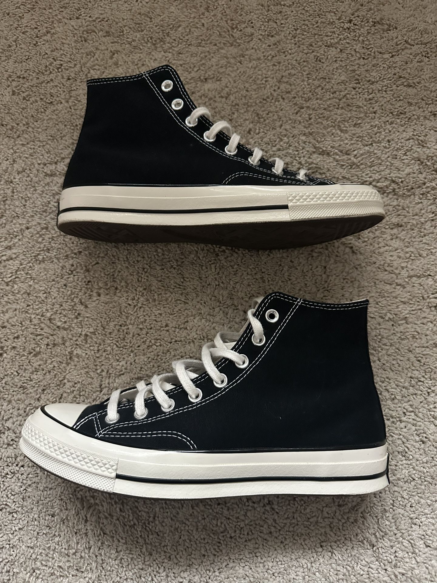 Converse Size 9 Men’s 