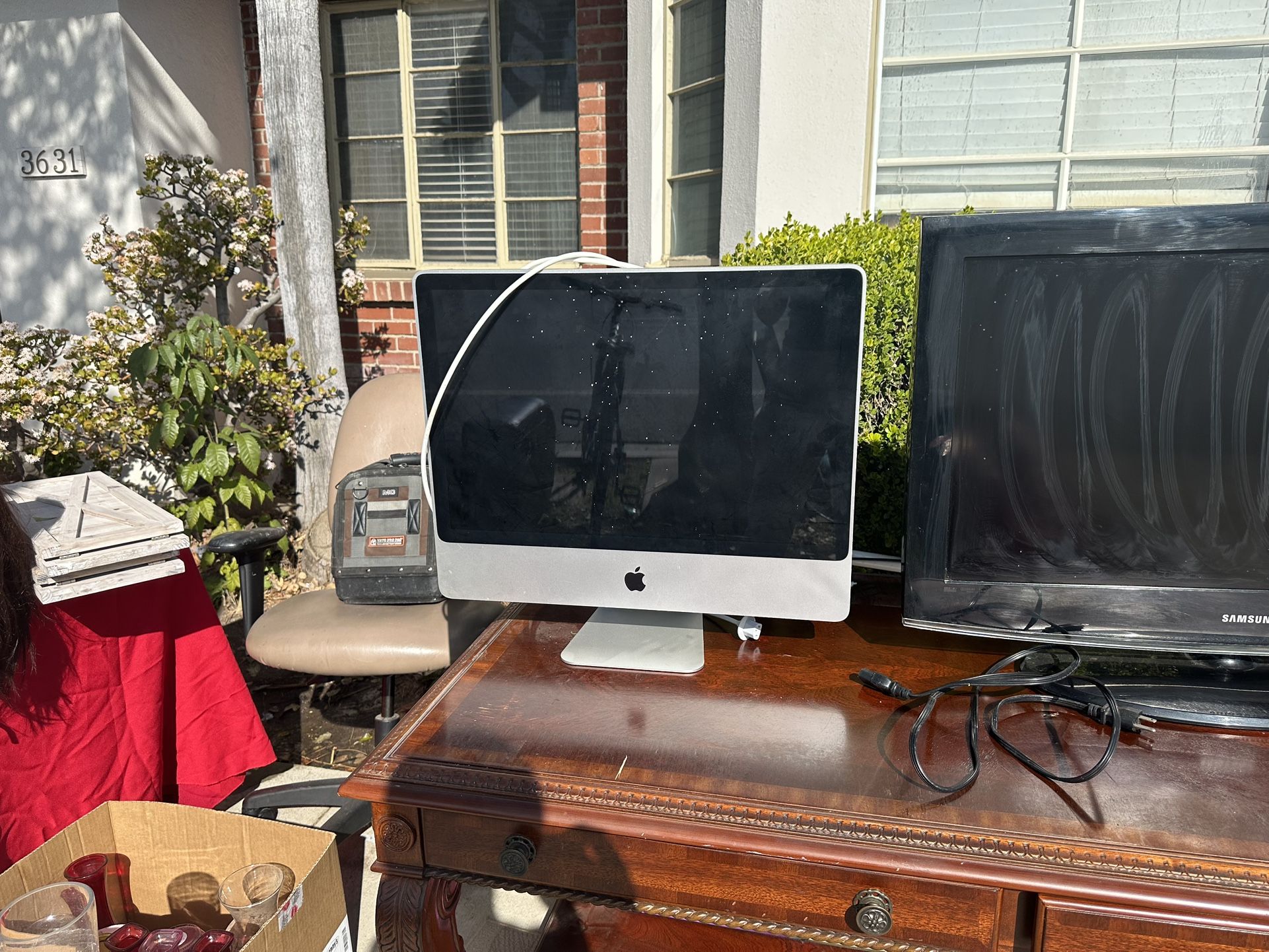 Apple Computer No Keyboard Or Mouse-sea Descrip