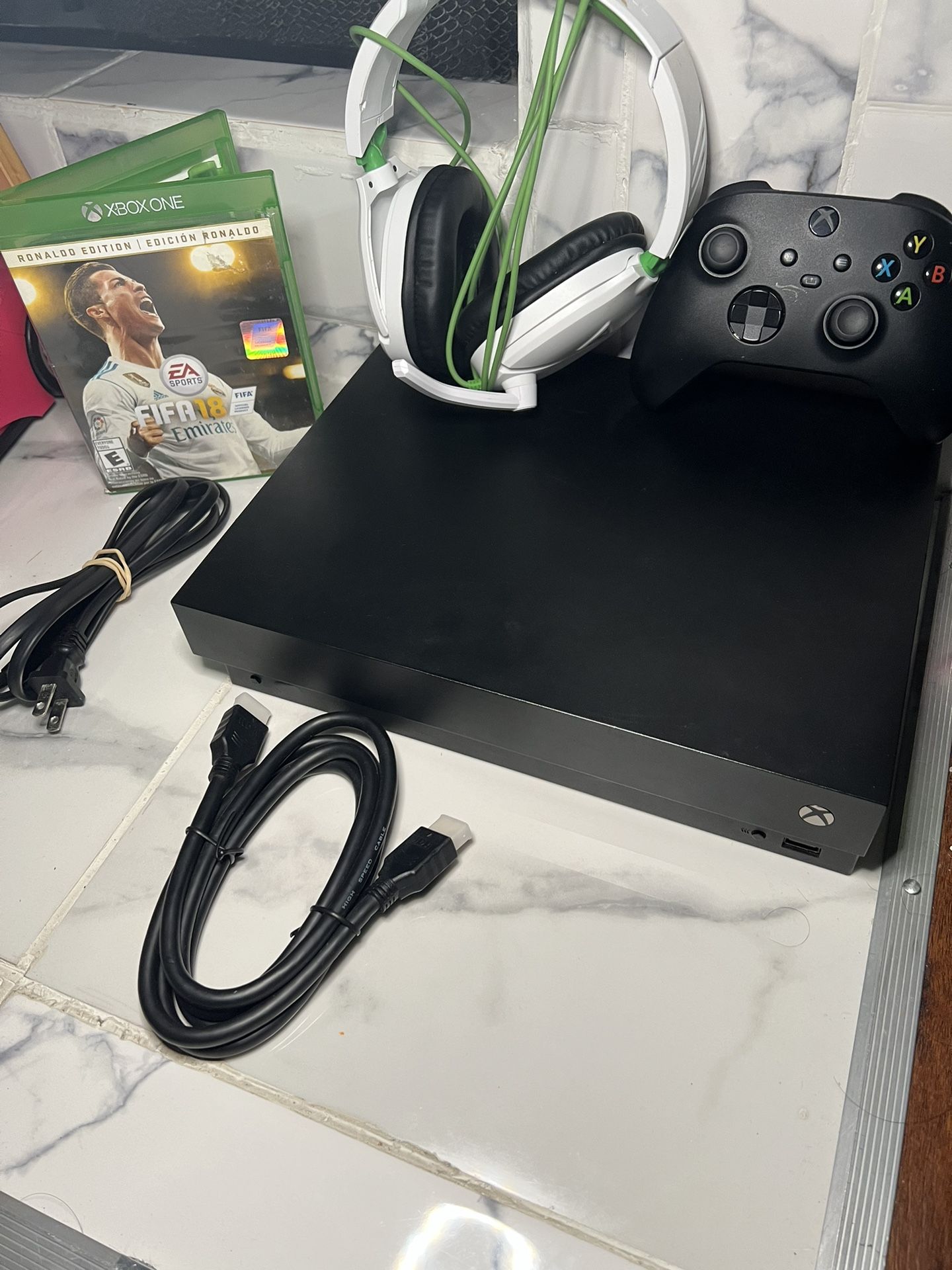 xbox one x READ DISCRITION