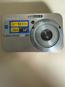 Vintage Sony Camera.  Excellent condition . $95 cash.  Pick up in Mokena