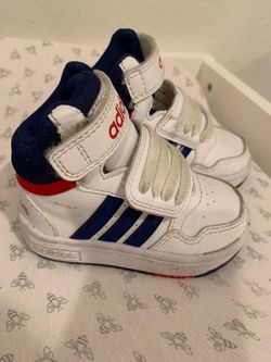 ALL THESE BABY SHOES FOR $20!