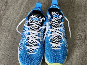 LeBron Kis Size 5y