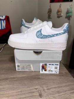 Size 8.5 Womens / 7M - Nike Air Force 1 '07 Essentials Blue Paisley White