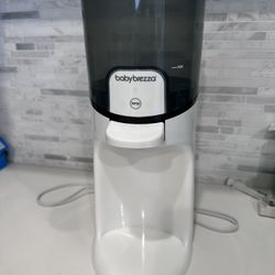 Baby Brezza Dispenses Warn Water/ Calentador De Agua