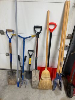 Garden and Yard Hand Tool Lot