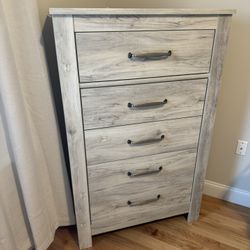 Ashley 5 Drawer Dresser 