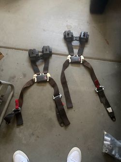 Can am seat belts