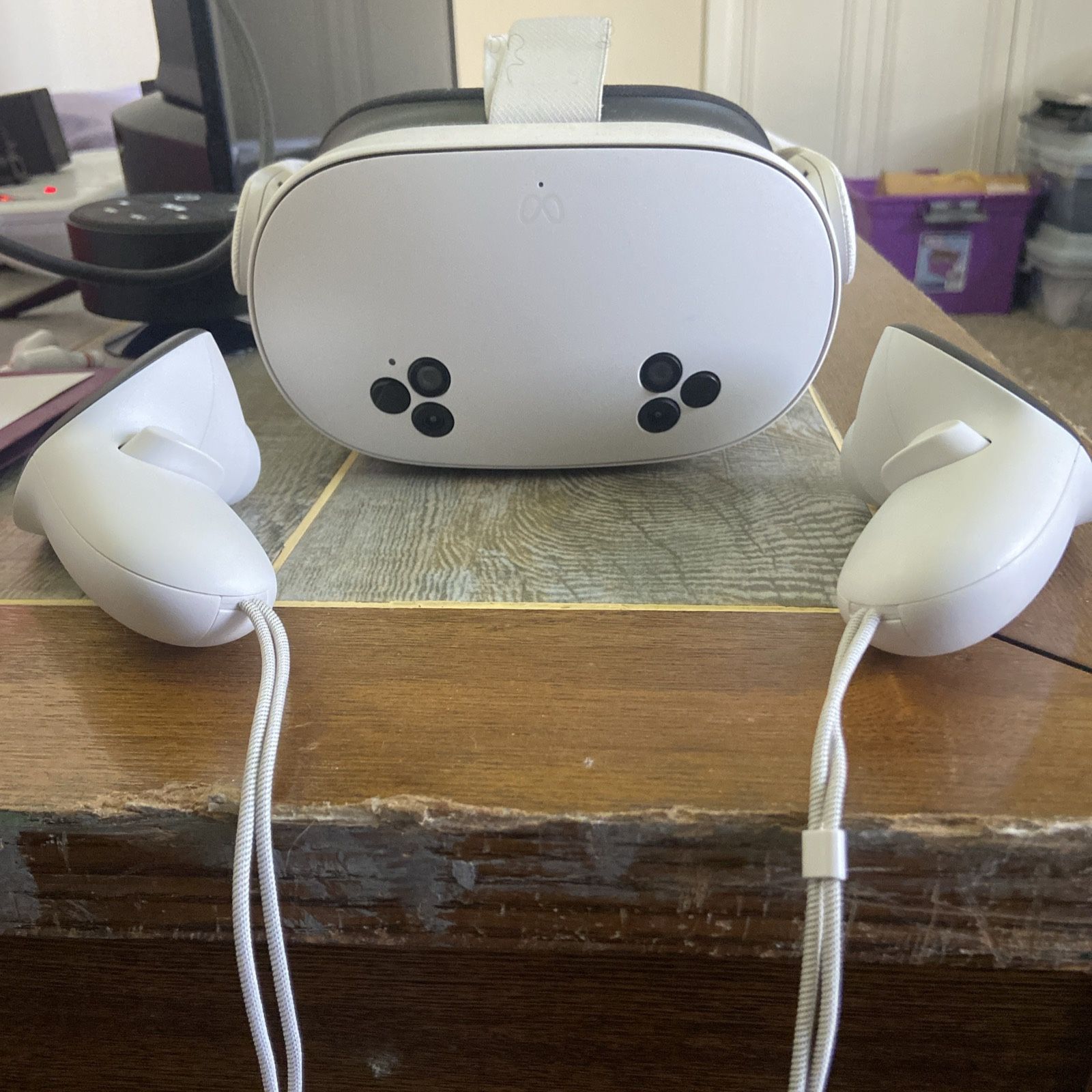 *USED MINT CONDITION* New Oculus Quest 3s