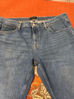 Deep blue color jeans for men’s is new no tag size 40 /30 long !🌺