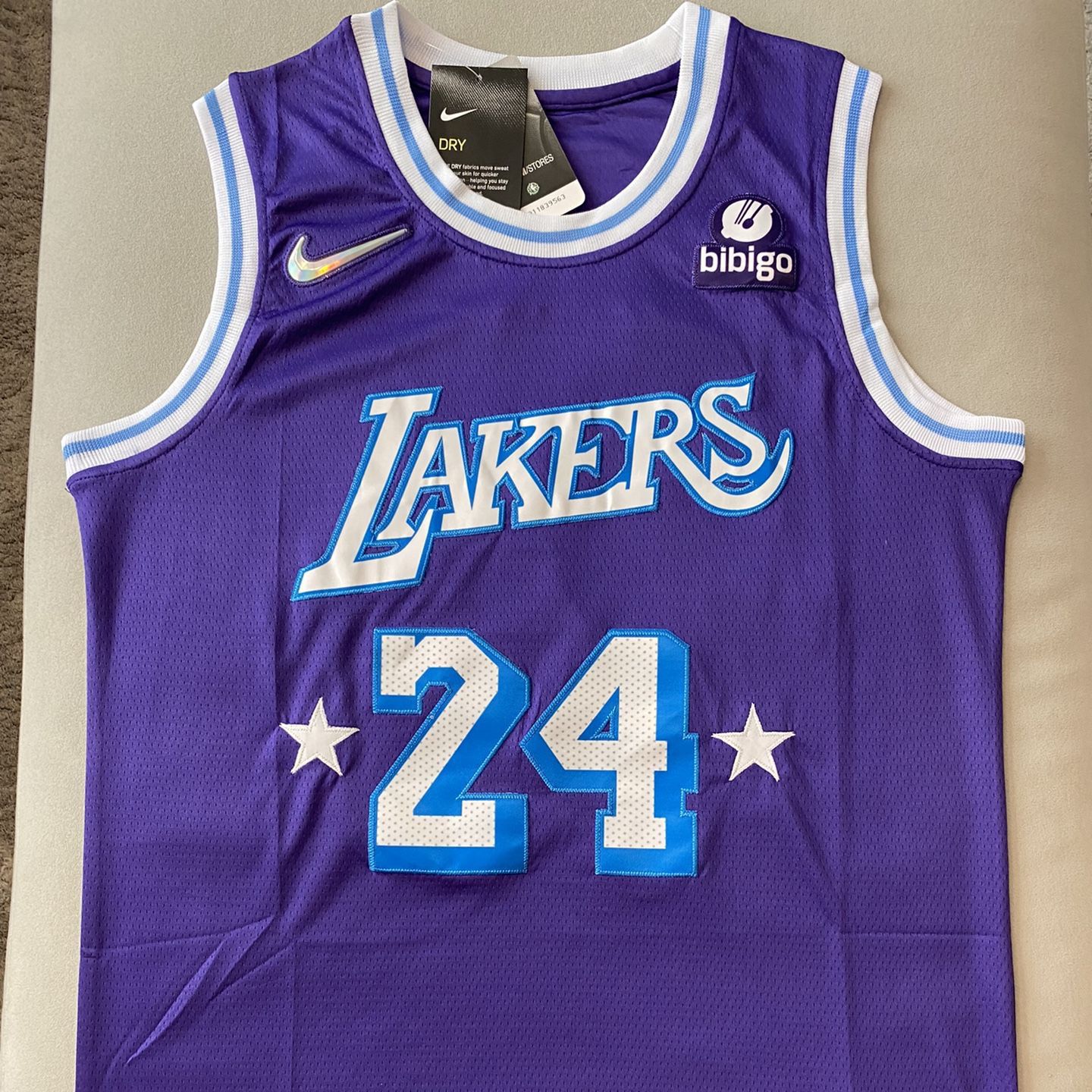 LA Lakers Jersey Kobe Bryant Brand New SIZE XL/52 for Sale in Beverly  Hills, CA - OfferUp
