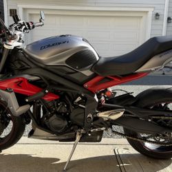 TRIUMPH Street Triple R ABS with QUICKSHIFTER