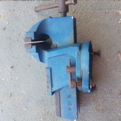 Vintage Irwin Heavy Duty Vise