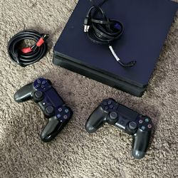 PlayStation 4 With 2 Controllers Works Great