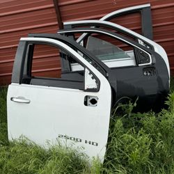 2020-2024 Silverado 2500HD/3500HD  Right Door Assembly 
