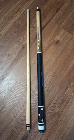21oz Pool Cue In Great Condition 