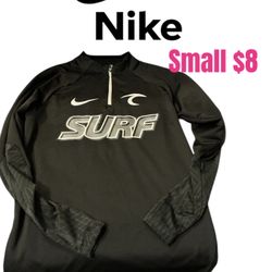 Nike Dri-Fit “SURF” Women’s Pullover  Sweatshirt - Size Small Pre Owned 💖💖