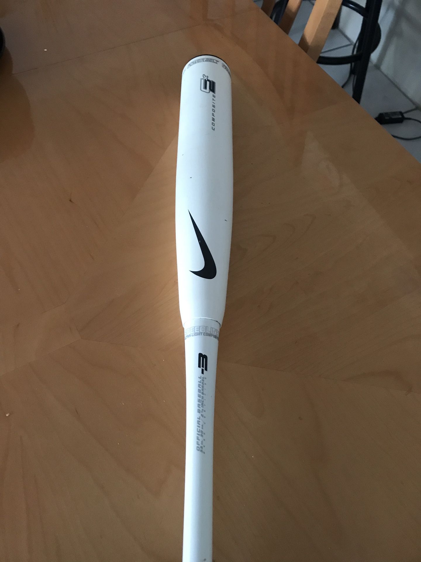 Nike Aero Fuse Speedlink Baseball Bat 33/30 Ultra-Lite Composite BESR There are scuffs and scraps from normal play. There are No Dents or Cracks in t