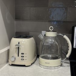 Toaster & Electric Kettle
